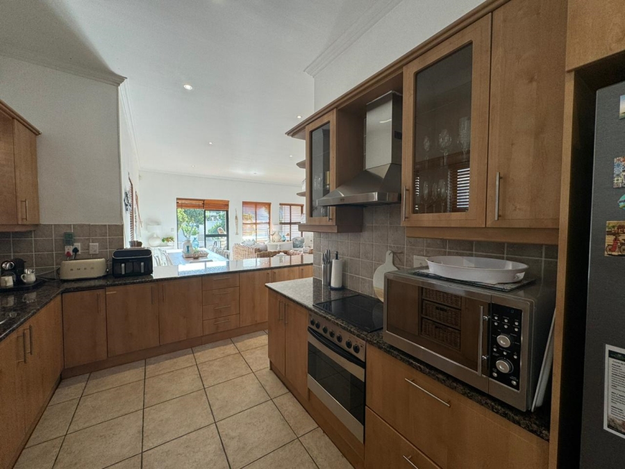 To Let 3 Bedroom Property for Rent in Royal Ascot Western Cape